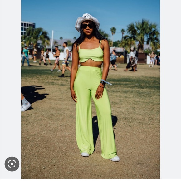 Zara flare high waisted green ribbed pants - Picture 4 of 12